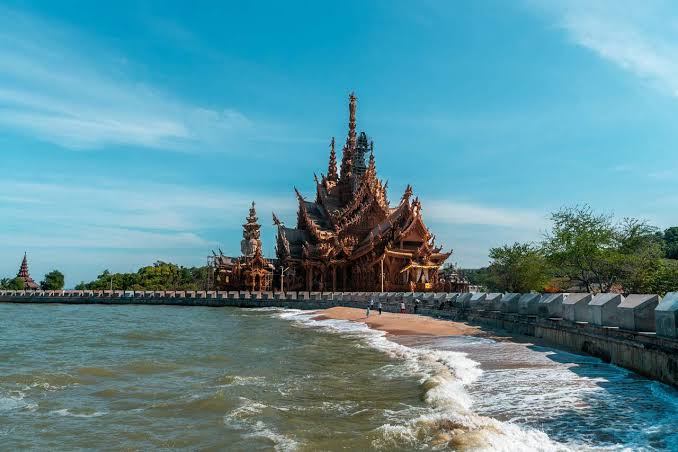 Explore Pattaya Like A Local: 10 Awesome Things to See and Do