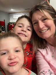 Ooh, it's Christmas Eve!😃🎅🏻🎄💜🕊 Art by Molly Brett