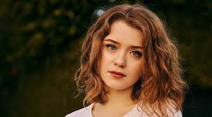Maisie Peters Is the Folk-Pop Force of the Future