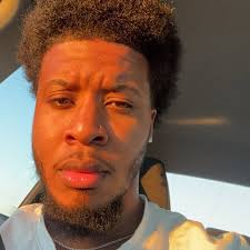 يقول المؤسس المشارك في روكستار دان هوسر إن صناعة الألعاب في خطر إعطاء  الأولوية للربح على صنع ألعاب مثيرة للاهتمام "يمكنها إما أن تذهب إلى مكان  مثير للاهتمام حقًا أو إلى مكان