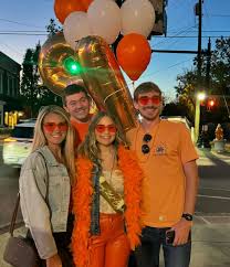 Happy 21st birthday to me!! I had the best birthday surrounded by the best  people! Special thanks to Brittany for throwing me such an unforgettable  21st!🧡🧡