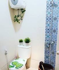Mari lihat secara langsung.yang penting adalah apakah anda memiliki kamar mandi berukuran super xxl atau area kecil mini. Desain Kamar Mandi Kecil
