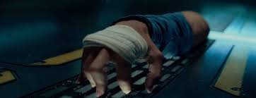 It fizzles so badly at the end that you might legitimately wonder if it ever had anything to do with the other two films in the first place, or if it was produced independently of the series and. The Cloverfield Paradox 5 Details Die Alle Cloverfield Filme Verbinden
