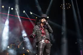 Alice cooper was born vincent damon furnier, in detroit, michigan, the son of a minister. Alice Cooper Proves We Re Still Not Worthy In Nashville