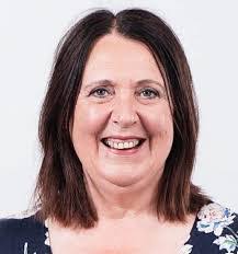 Robyn Barr's Instagram, Twitter & Facebook