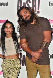 Joseph jason namakaeha momoa was born on august 1, 1979, in honolulu, hawaii. Hilfe Jason Momoa Steckte Zwei Stunden In Aufzug Fest Promiflash De