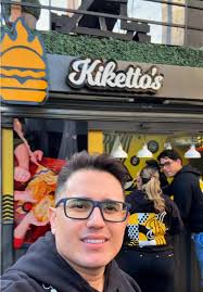 🎥 Un día de grabación en Kiketto’s Nada es improvisado. Llegamos con el  guion listo, el producto claro y el equipo encendido. Ray, Claudio y yo,  junto al team Kiketto’s, creamos contenido que muestra ...