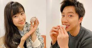 台灣桌球好手江宏傑和前日本桌球名將福原愛的世紀之戀轟動台、日，兩人2016年結婚至今，陸續生下1女小小愛、1子小小傑，一家4口幸福的模樣羨煞眾人，近日夫妻倆受邀為sega推出的「2020東京奧運 the official video game™」進行遊戲宣傳，錄製遊戲實況影片，過程中兩人分別選擇了. 8q9leckbx3r4ym