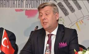 Mahkeme, metin şentürk'ün eski eşi fulya kalkavan'a 4 milyon 337 bin tl'yi 2015 yılından itibaren işleyecek yasal faiziyle birlikte ödemesine karar verdi. Sarkici Metin Senturk Eski Esi Fulya Kalkavan A 4 Milyon 337 Bin Tl Odeyecek Magazin Haberleri