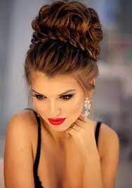 20 Modeles De Chignon Haut Pour Une Mariee La Robe De Mariee De Mes Reves Blog Mariage Magnifiques Coiffures Coiffure Demoiselle D Honneur Coiffure