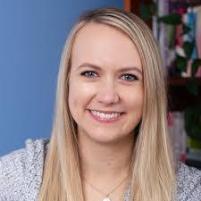 Amanda Snell's Instagram, Twitter & Facebook