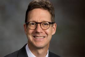 Paul Heilker Receives Alumni Award for Excellence in Teaching