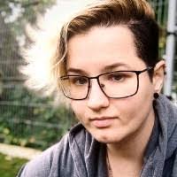 Elizabeth Lis's Instagram, Twitter & Facebook