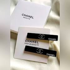 chanel hair clip
