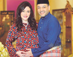 We have a record for a tunku e mudzaffar living at an address in london w14. Kekal Aktif Hingga Bersalin
