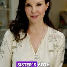 The Dark Side To The Judd Family Drama, Revealed