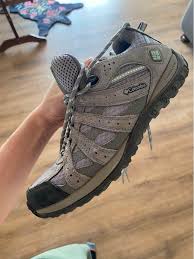 Women's size 9 Columbia hiking shoes in like new condition I've many  listings for sale, willing to bundle (: