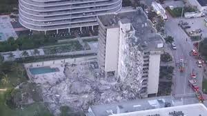 美國佛州靠近邁阿密海灘（miami beach）的一棟濱海公寓高樓今晨部分坍塌，造成至少1人死亡、99人失聯。 現在救難人員還在瓦礫堆中搜救，死亡人數恐怕會繼續增加。 美國國家廣播公司新聞網（nbc news）. Liwkllz1qnlnjm