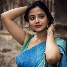 HD Gorgeous Girls Dp Status | Mirchistatus