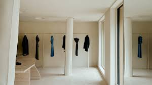 Clé de maison is a turnkey interior design studio, specializing in exquisite luxury interiors of modern classics and neo art deco style. Frame Maison Margiela Repurposes The Concept Behind A Past Show Set For Its New Retail Interiors