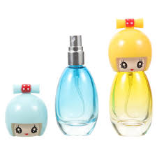 Amazon.com: IFANLANDOR Botella de perfume portátil Mini botella de spray de  bolsillo Perfume Muñeca japonesa Perfume Japonés Mini Perfumes Pequeña  Botella de Spray de Perfume Mini Muñecas Contenedor de Viaje Plástico Lindo  :