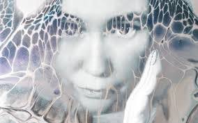 Miriam Tobias's Instagram, Twitter & Facebook