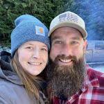 Lindsey Jewett's Instagram, Twitter & Facebook