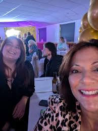 Any recommendations for the best acrylic nail/ spray tan technicians? Xx