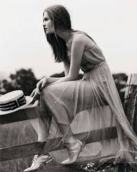 This Is Glamorous Endless Summer A Few Things Fashion Fashion Pictures Model