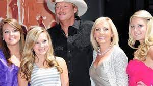 Alan jackson breaks down during 'song of the year' acceptance speech for 9/11 tribute song. Alan Jackson Proud Of His Amazing Daughters