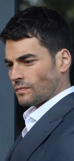 SÜREYYA  AKIN Akinozu  gpo. De Fans