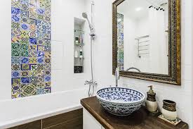 1001 Astuces Et Idees D Amenagement Petite Salle De Bain 2m2 Petite Salle De Bain Bathroom Vanity Salle De Bains Orientale