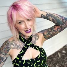 Kat Chase's Instagram, Twitter & Facebook