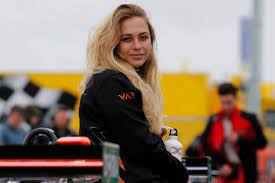Ein bruch, aber keine lähmungserscheinungen bei sophia flörsch: Formel 3 Sophia Florsch Findet Neue Serie Autobild De
