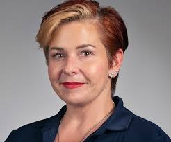 Jennifer Diggins's Instagram, Twitter & Facebook