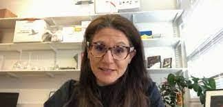 Elisa Daly's Instagram, Twitter & Facebook