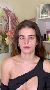 ¿Te atreverías a usarlo? Agenda tu cita por directo. Este mes inicia el  CURSO PROFESIONAL DE MAQUILLAJE, más info al privado. #makeupartist  #maquilladoraprofesional #maquillajebarcelona ...