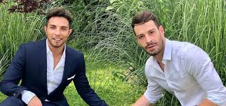 Andiamo a trovare il nonno al cimitero. Sirio Filippo Campedelli Fidanzato Marco Carta Sempre A Fianco Di Un Amore Unico