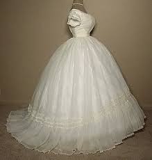 1880 s paris made fine ball gown 19th century. The Story Of A Seamstress 1860s White Sheer Ballgown Old Fashion Dresses Historical Dresses Ball Gowns