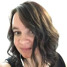 Imperfectly Perfect: 10 inspirational stories of self-love &  self-discovery: Wall, Martina, Denelsbeck, Melissa, Desormeau, Ashley,  Gilbert, Crystal, Harris, Shawna, Herrig, Jenna, McCartney, Amelia,  Pramberger, Kelly, Strait, Melissa A, Vacon, Monique ...