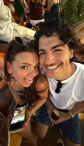 Helllooooo, Liv and Rose here,