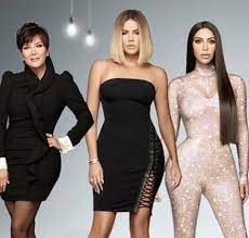 Khloé Kardashian e Kris Jenner postam fotos e mensagens de parabéns à Kim  Kardashian! - Estrelando