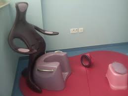 saudi arabian birth chair a modern version of a very ancient birthing tool used in many cultures hypnobirthing birthing stool birth labor