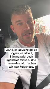 Es Ist Dienstag Lied