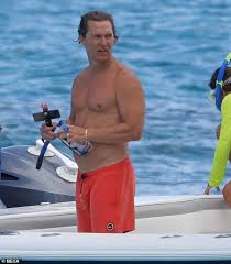 Inspirationalhilariousamazing lecturesget ready to readparticipation matters. Matthew Mcconaughey Shows Off His Six Pack Abs On A Beach In Hawaii With His Wife Camila Alves Culture Readsector