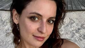 Cette adolescente handicapée est excédée d'attendre l'aide financière qui  ne vient pas