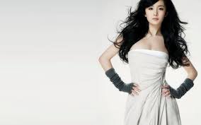 杨幂, born 12 september 1986) is a chinese actress and singer.she made her acting debut in historical television series tang ming huang, and later received recognition for her leading roles in various television series such as wang zhaojun (2007), chinese paladin 3 (2009), palace 1(2011), beijing love story (2012), swords of legends (2014), the interpreter (2016), eternal. Yang Mi Wallpapers Wallpaper Cave