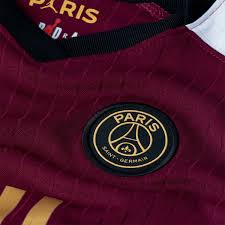 The french professional football club is contributing in providing them all kits and selecting logo of their team. Kit Nike Kids Paris Saint Germain Breathe Third Kit 2020 2021 Bordeaux Truly Gold Football Store Futbol Emotion