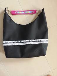 Große tasche nähen schnittmuster tasche kostenlos patchwork taschen tasche nähen anleitung taschen selber nähen selbstgemachte taschen nähanleitung große bauchtasche nähen theodora von funkelfaden. Alles Drin Tasche