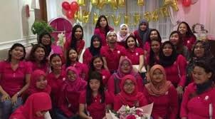 Raffi ahmad dan nagita slavina. Ultah Pernikahan Raffi Ahmad Dapat Kejutan Dari Fans Cewek Showbiz Liputan6 Com